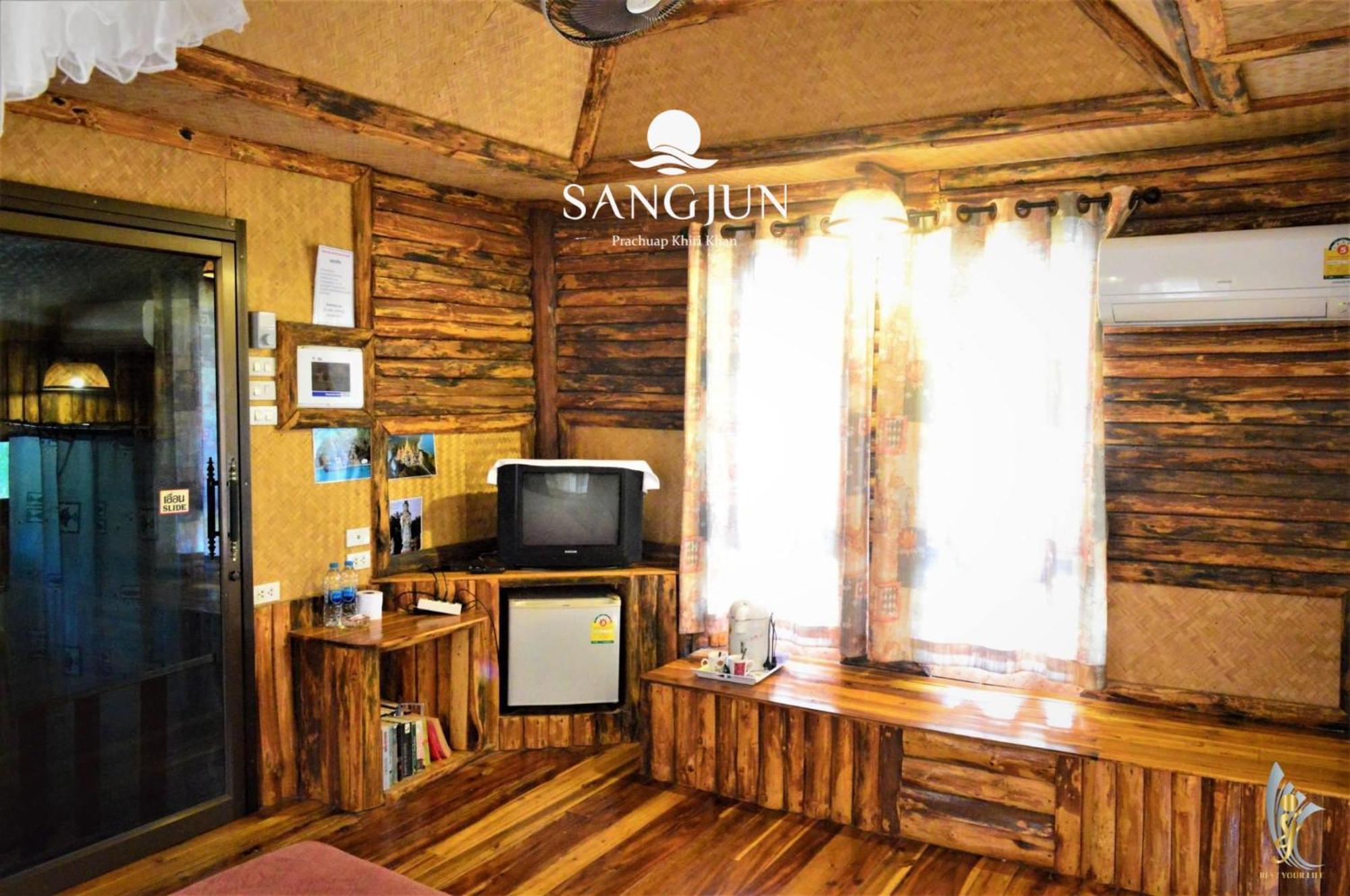 Sangjun On Beach Resort Bang Saphan Eksteriør bilde