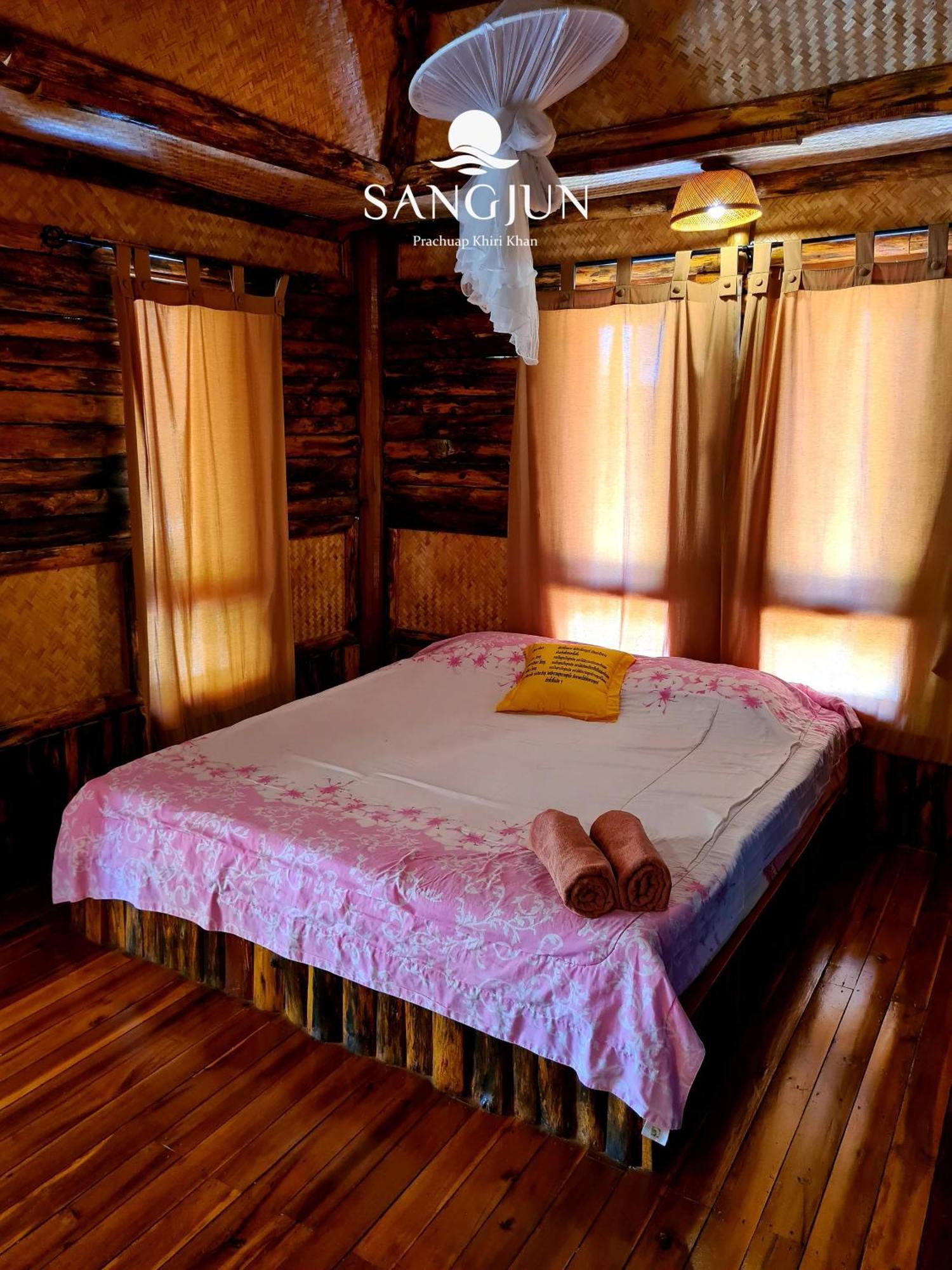 Sangjun On Beach Resort Bang Saphan Eksteriør bilde