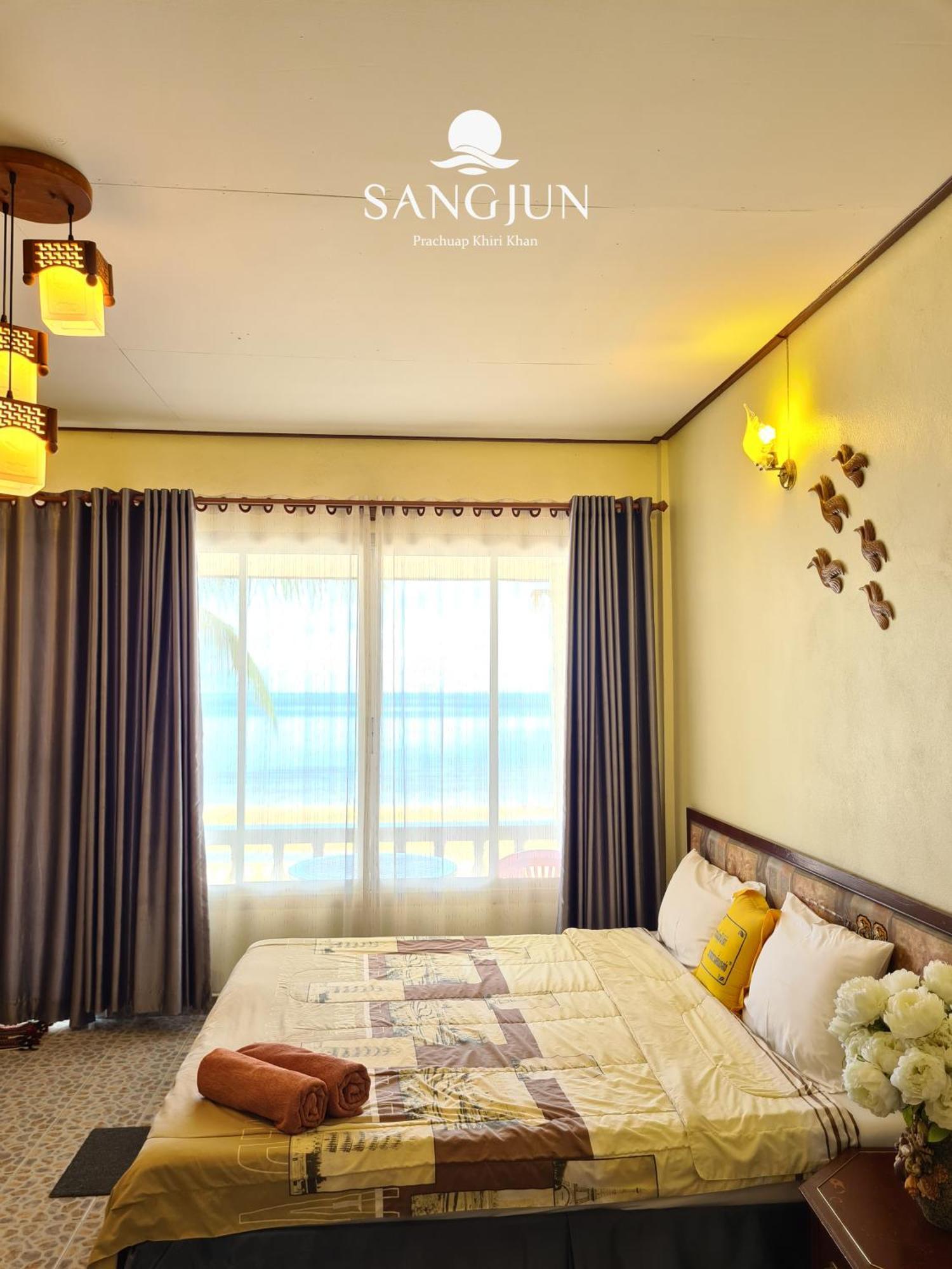 Sangjun On Beach Resort Bang Saphan Eksteriør bilde