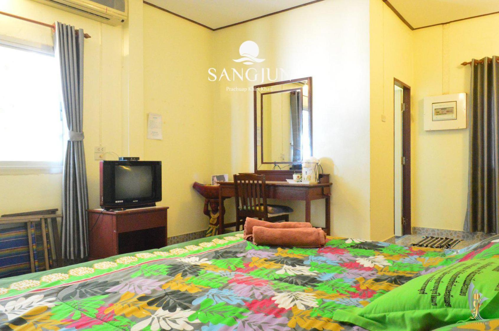 Sangjun On Beach Resort Bang Saphan Eksteriør bilde