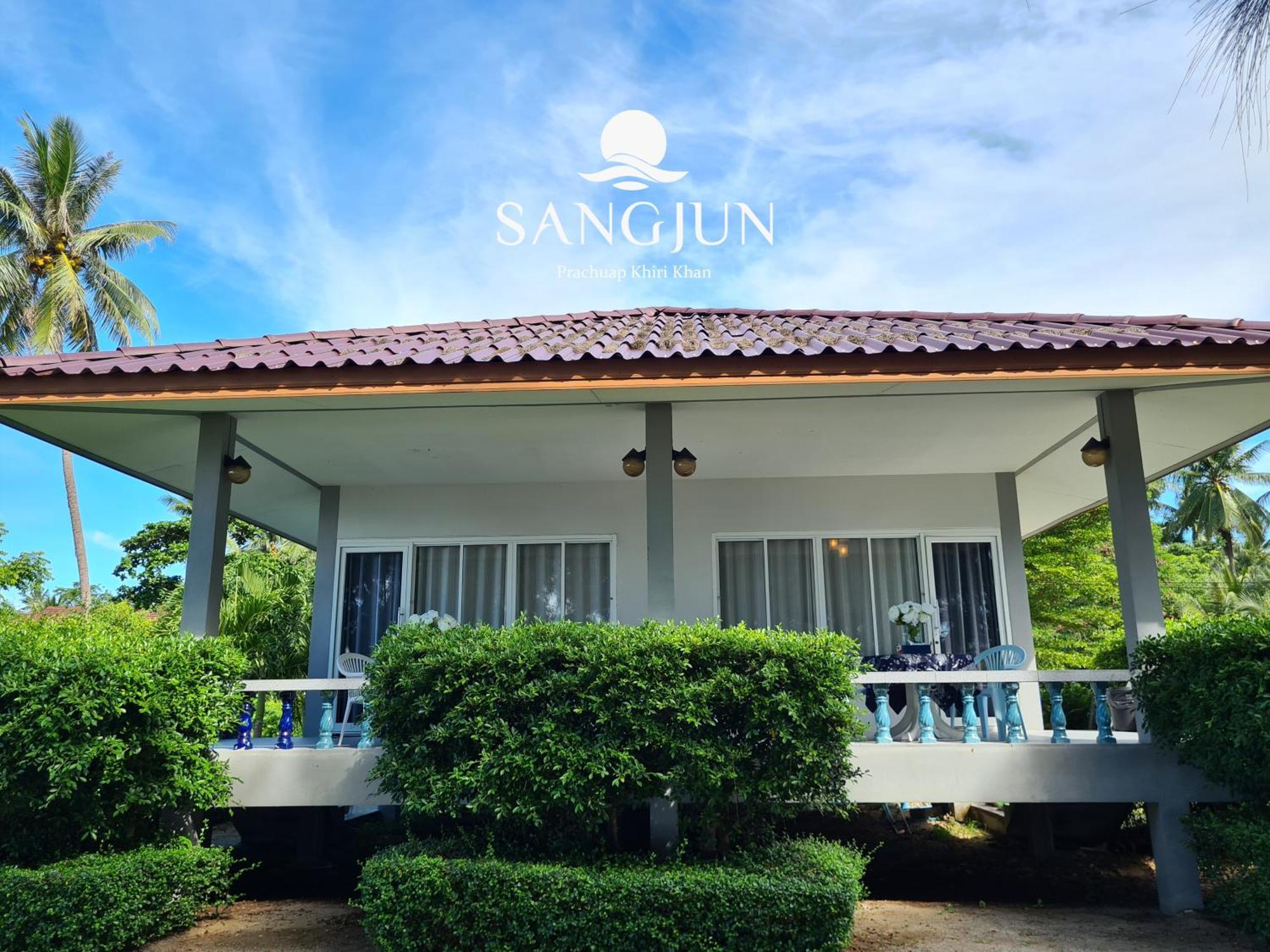 Sangjun On Beach Resort Bang Saphan Eksteriør bilde